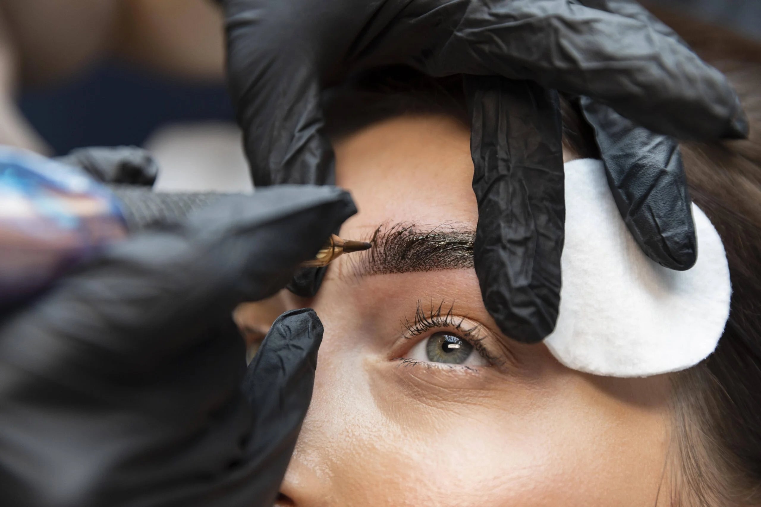 Las últimas tendencias en laminado de cejas y cómo aplicarlas